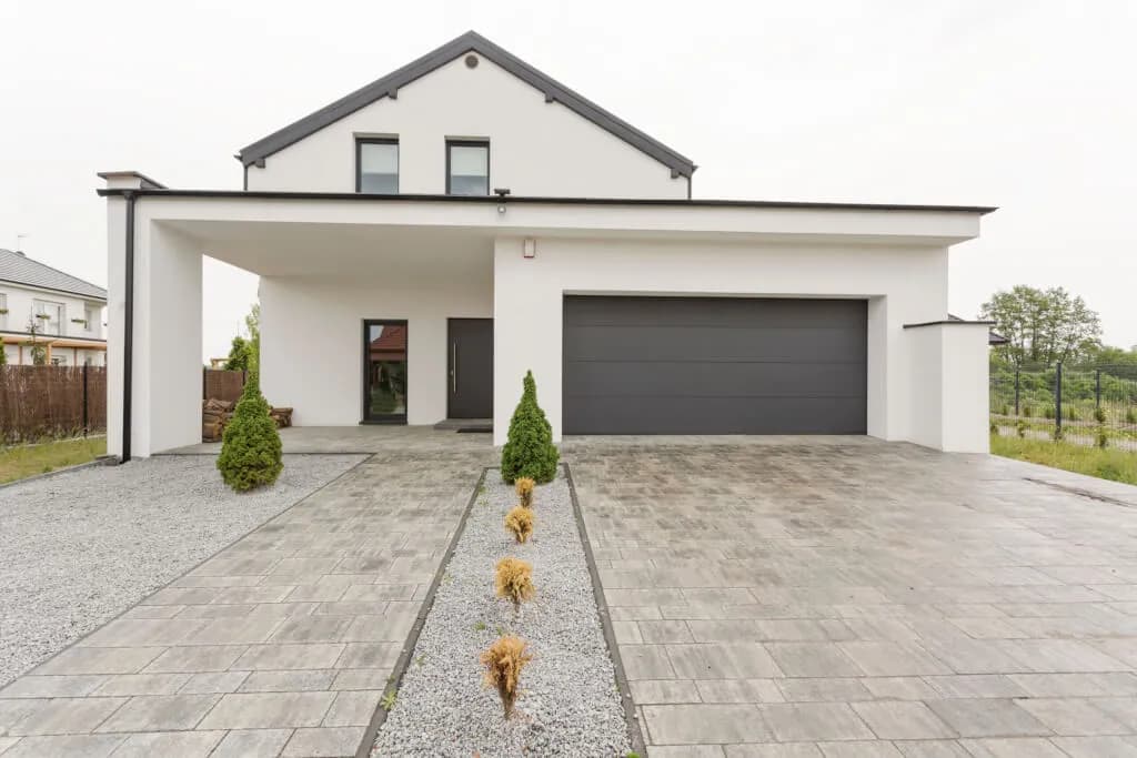 Jaki kamień na podjazd: wybierz idealny materiał do swojego domu